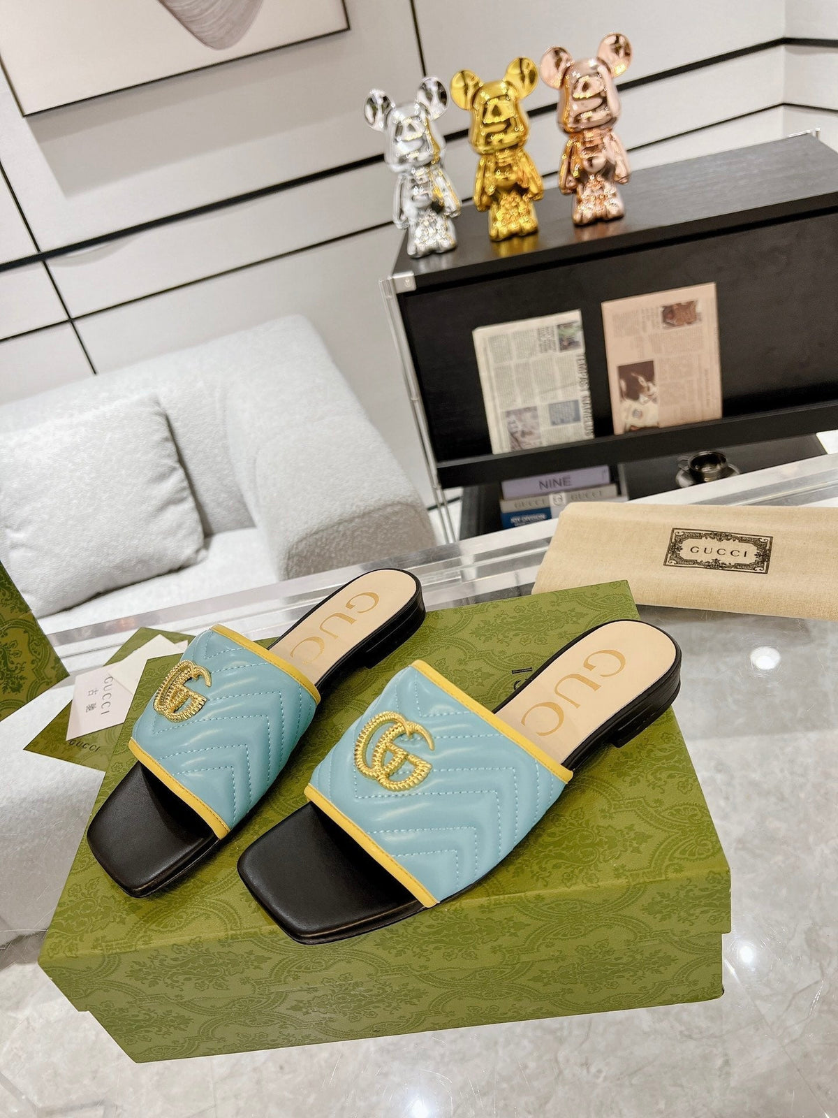 GG EXCLUSIVE SLIDE SANDAL SKY AND BLACK CALFSKIN