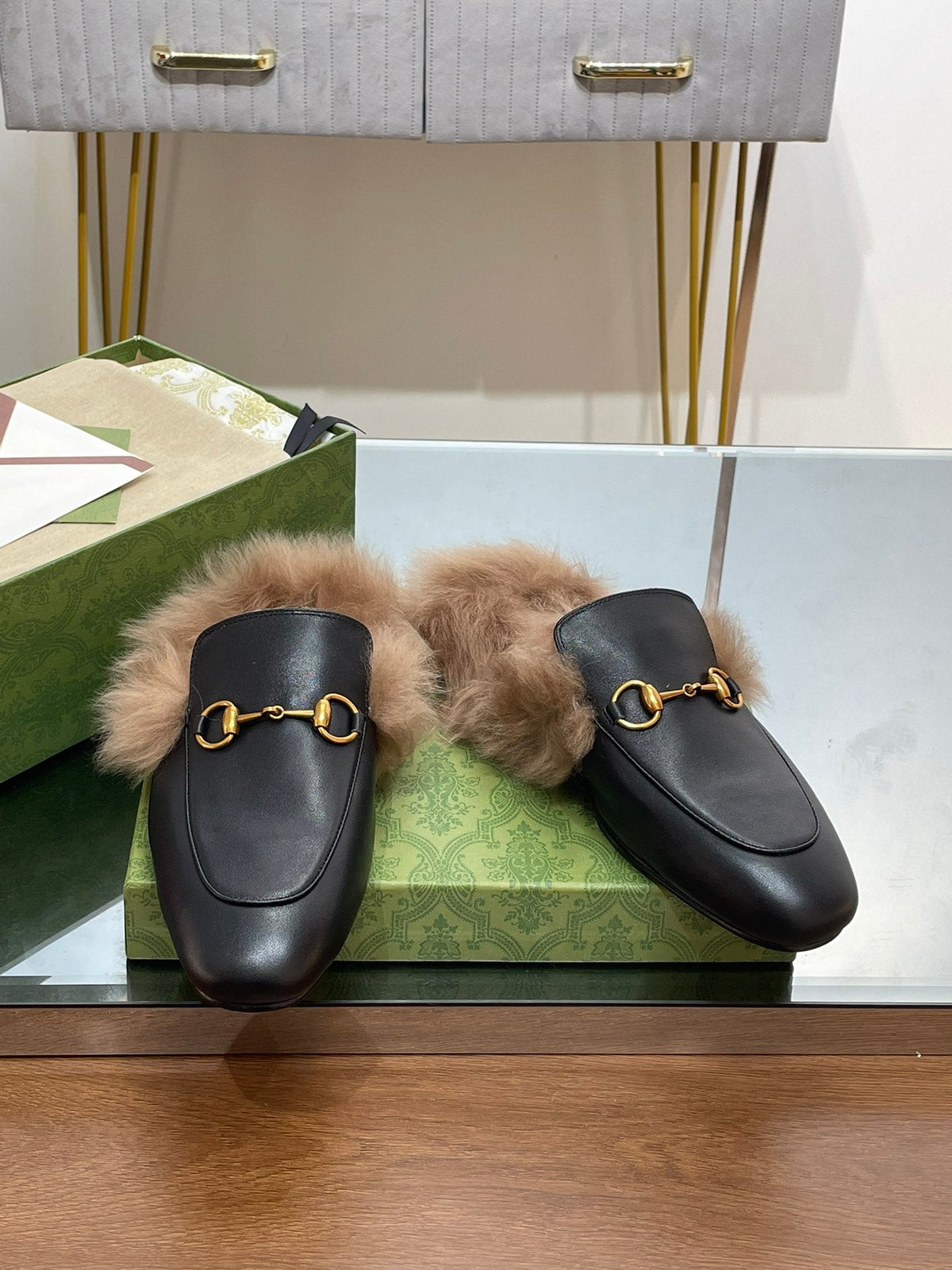 HORSEBIT MULE IN BLACK CALFSKIN AND LAMB WOOL LINING