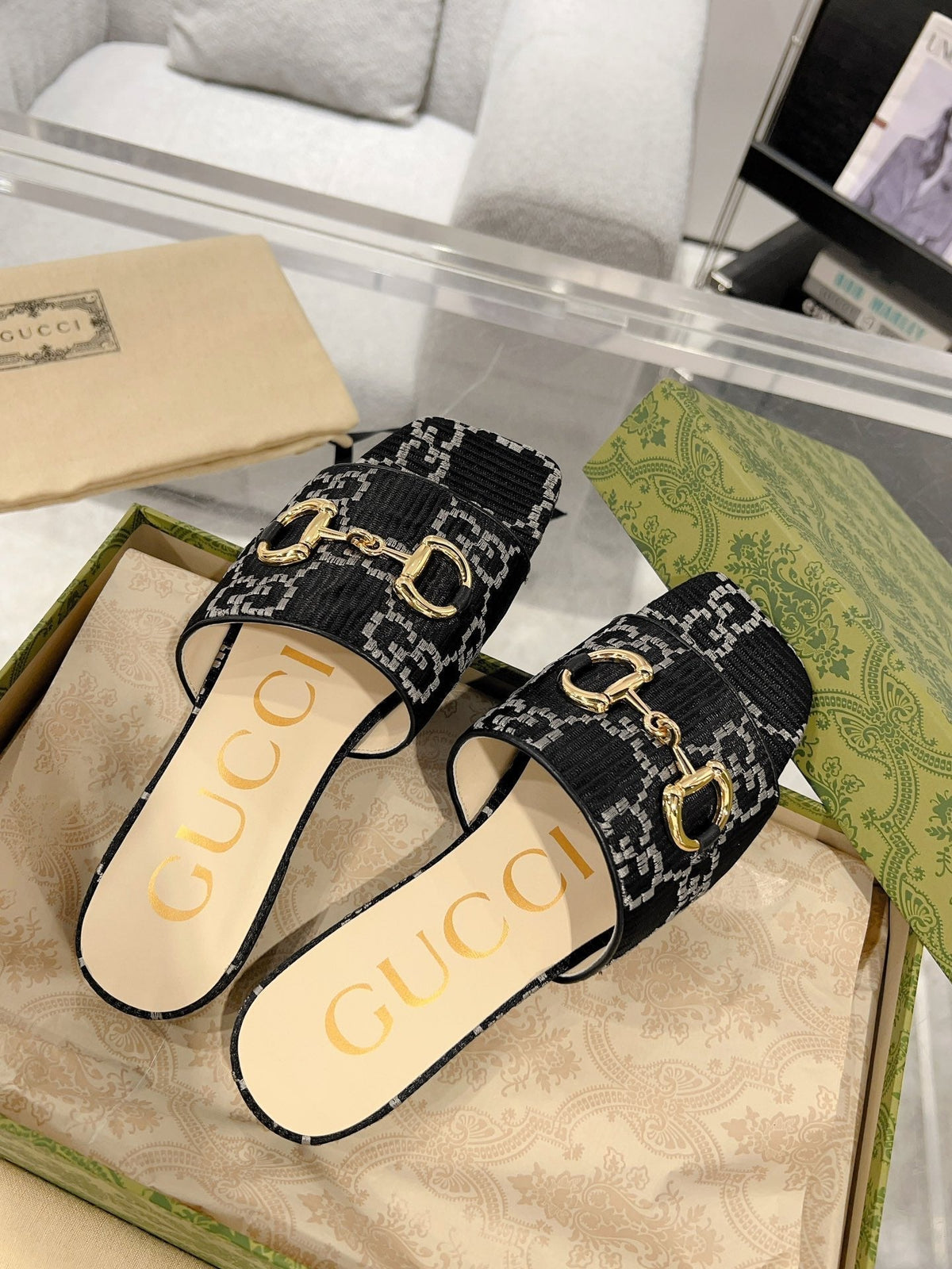 GG CHUNKY SLIDE SANDAL BLACK CALFSKIN