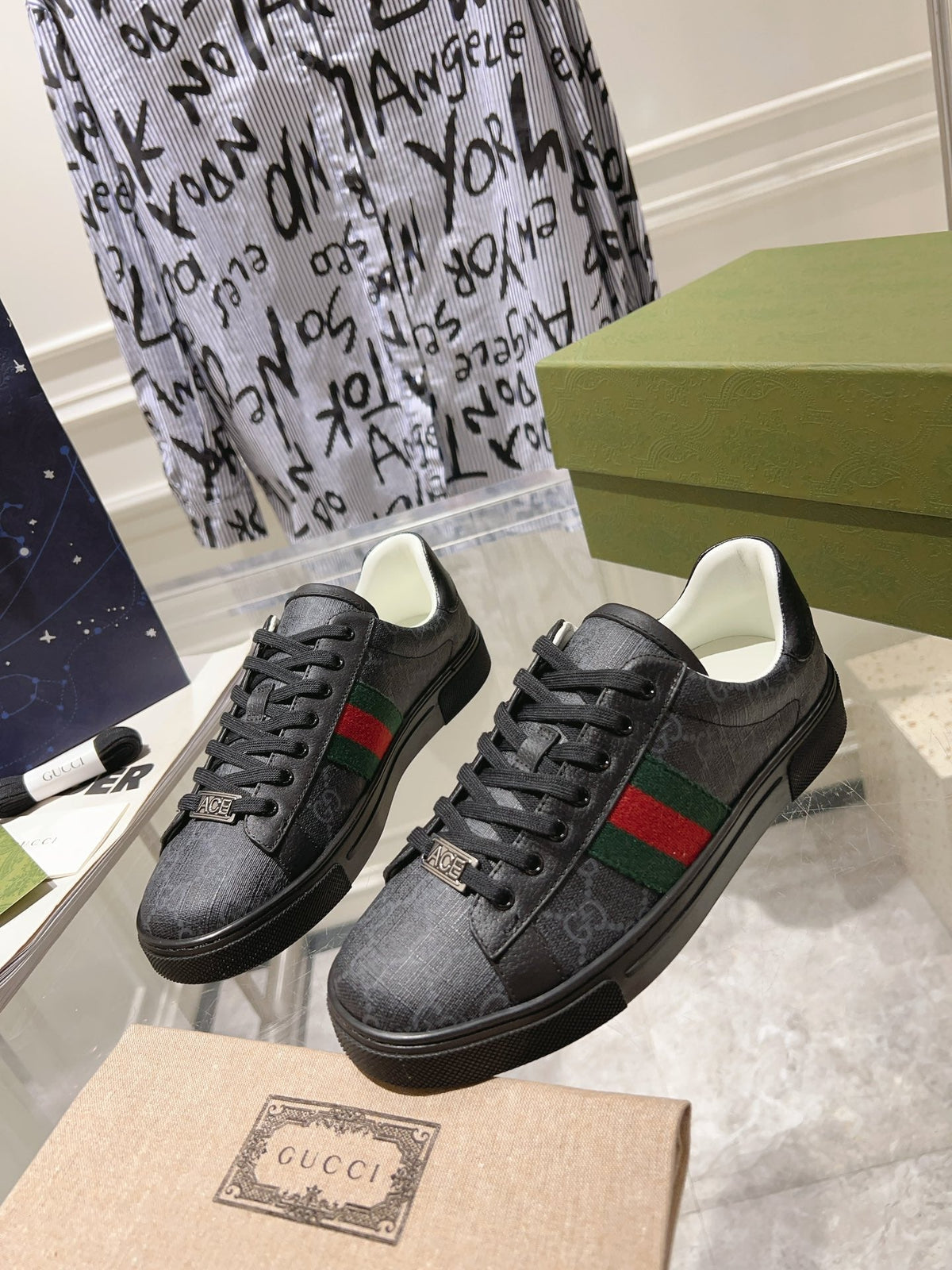 GG ACE GG SUPREME TRAINER BLACK CALFSKIN WITH PATTERNS
