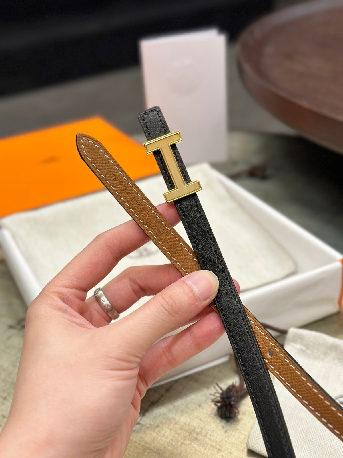 HM FOCUS BUCKLE & REVERSIBLE TAWNY BROWN AND BLACK LEATHER STRAP 13MM GOLD HARDWARE