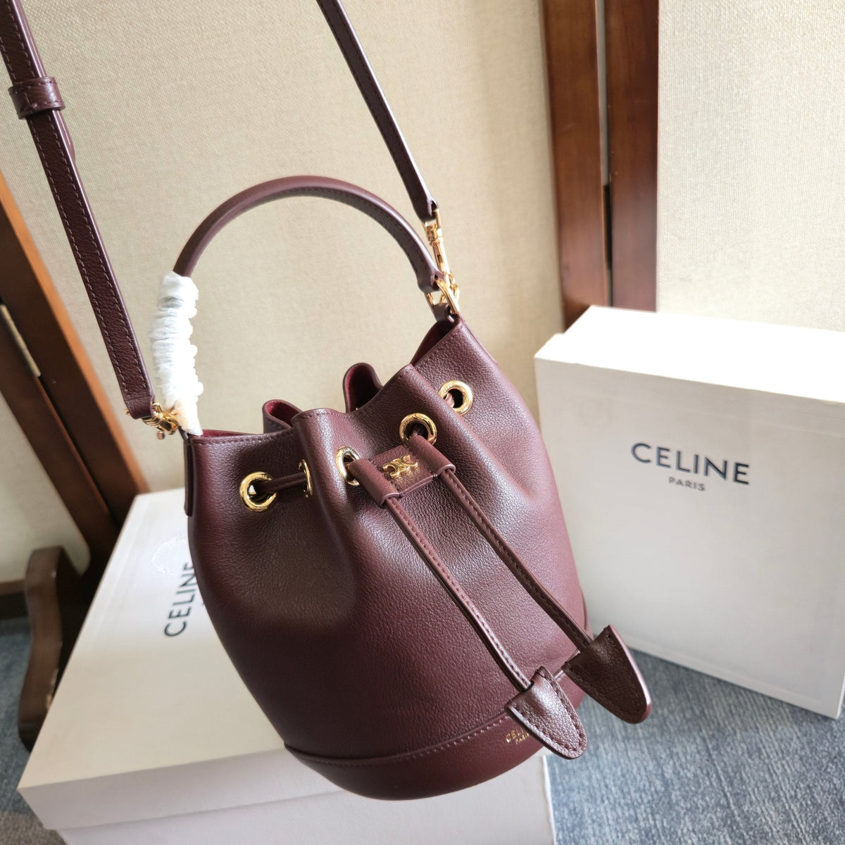 Celine 2025 Teen Clara Bucket Bag 19cm Burgundy Calfskin 276319