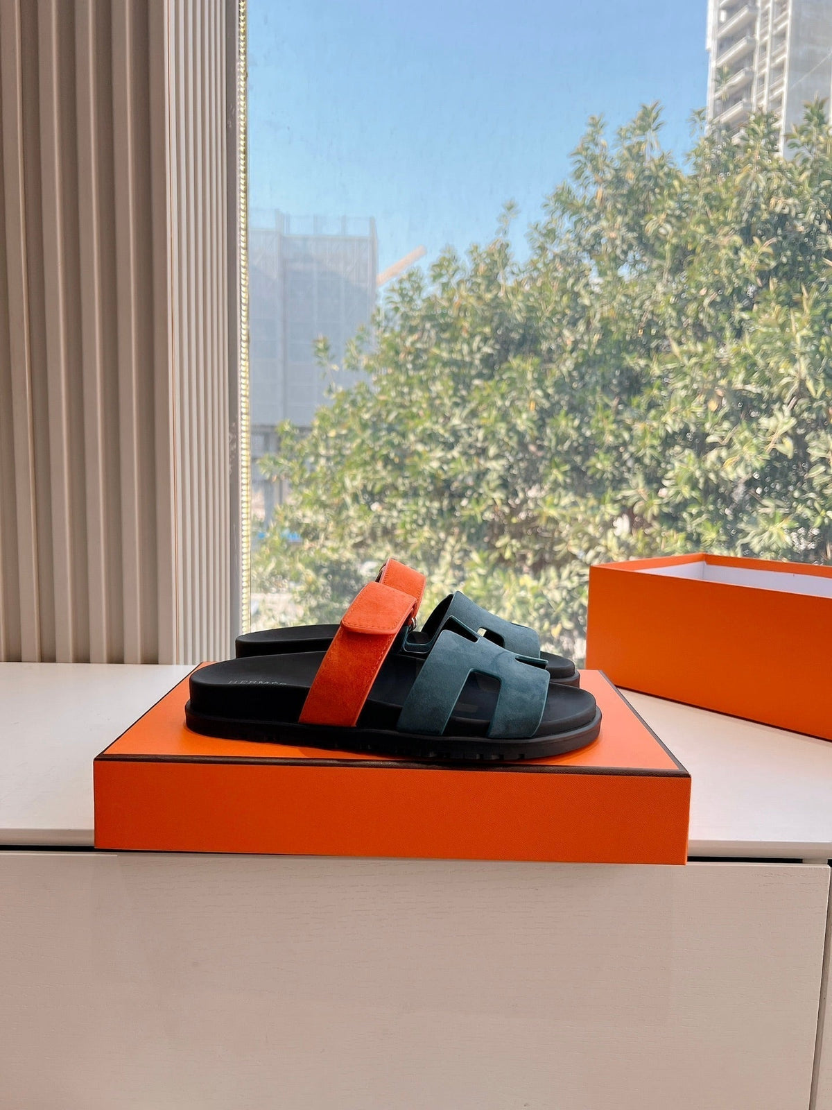 CHYPRE SANDAL IN TEAL GREEN MIX FIRE ORANGE SUEDE