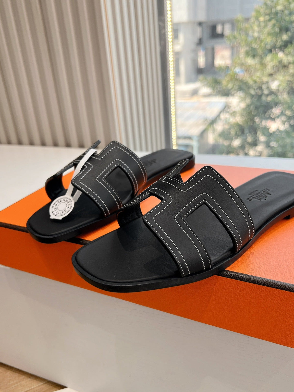 HM 25 Oran Sandal Black Calfskin White Thread Embroidery