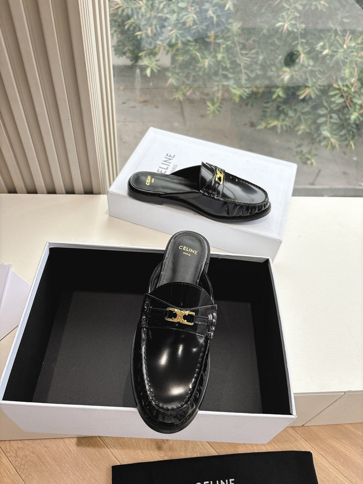 CELINE Slippers Black Leather 285954