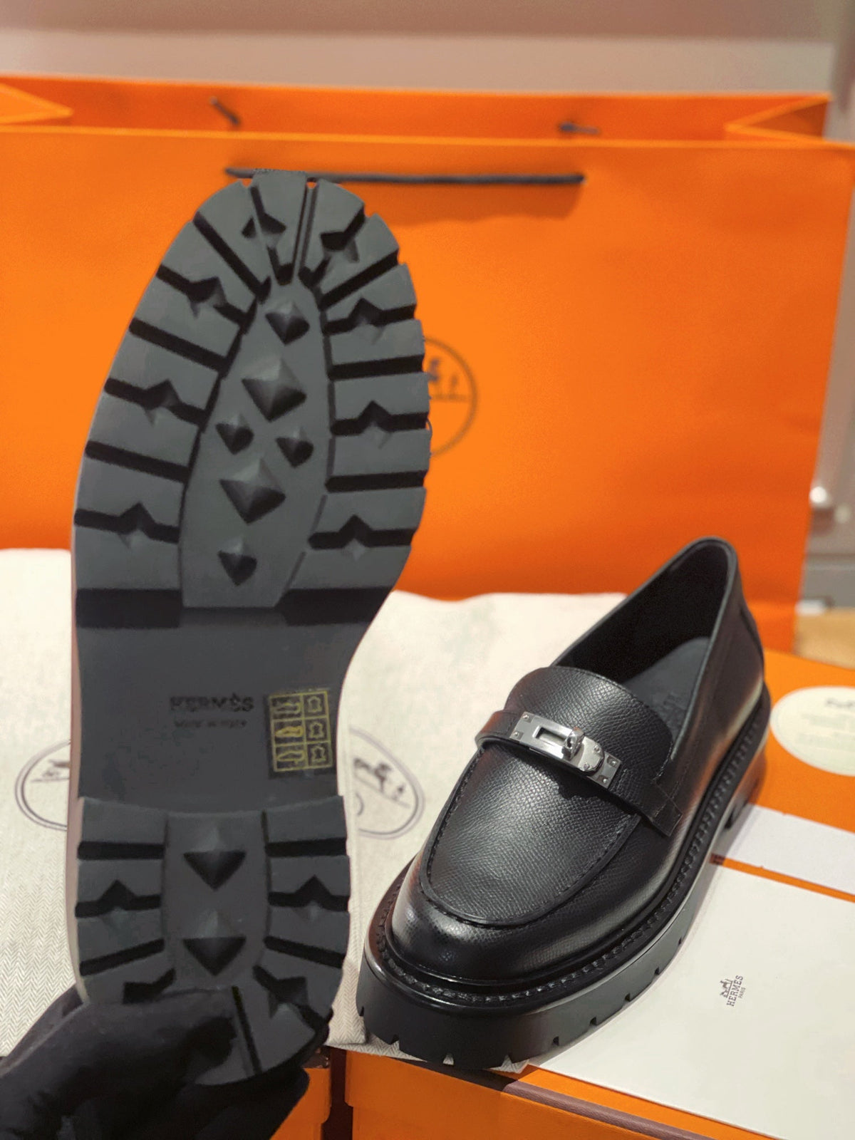 HM Icone Loafer In Black Calfskin 100111