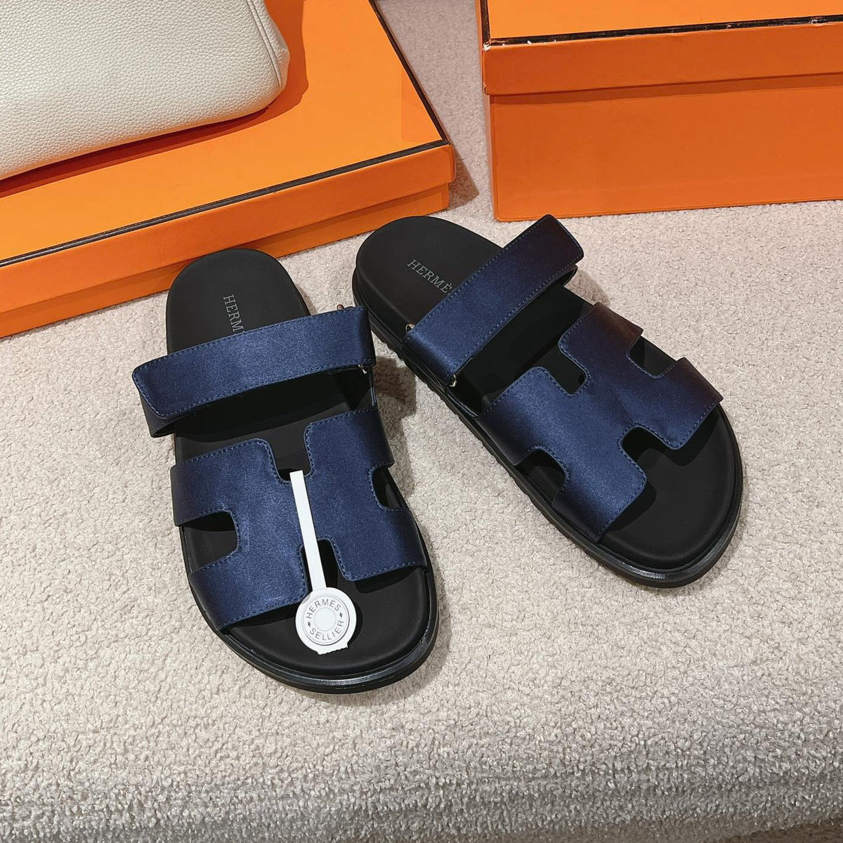 CHYPRE SANDAL BLACK MIX LIGHT BERRY CALFSKIN