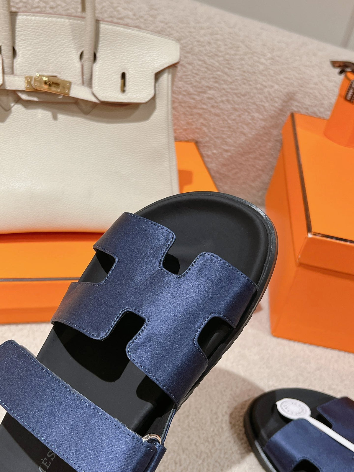 CHYPRE SANDAL BLACK MIX LIGHT BERRY CALFSKIN