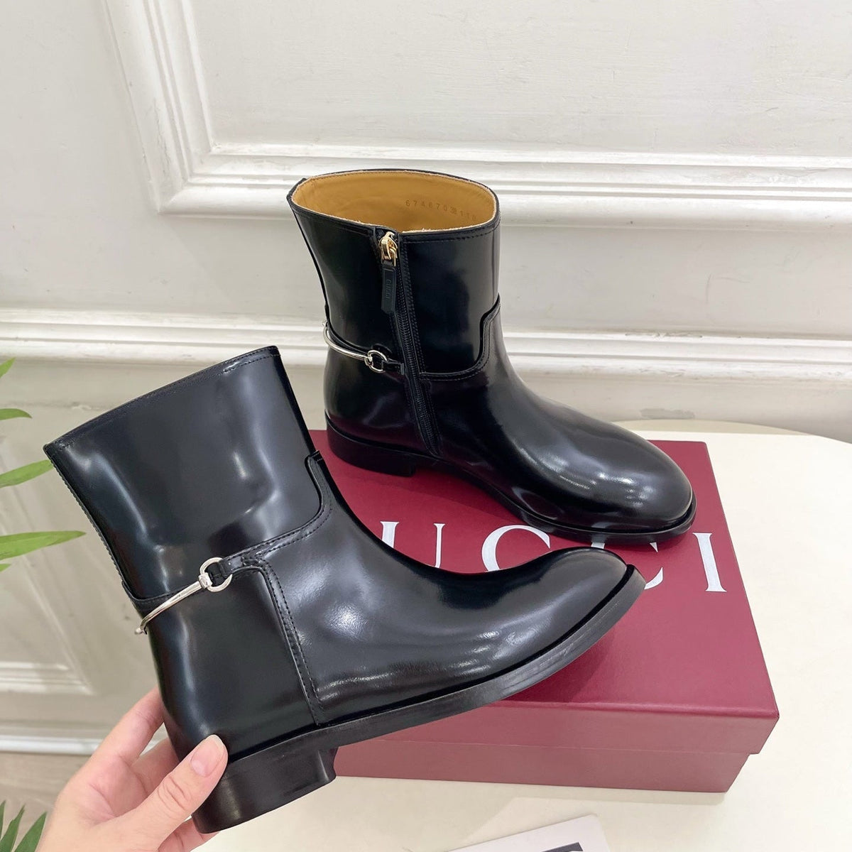 Gucci 25𝐬𝐬 horsebit ankle boots black patent calfskin 435384
