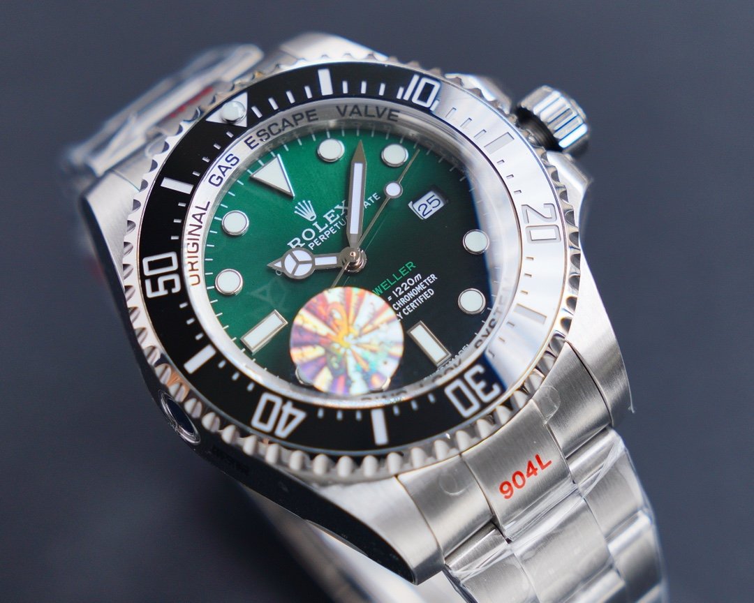 SEA-DWELLER CUSTOM DEEP GREEN DIAL
