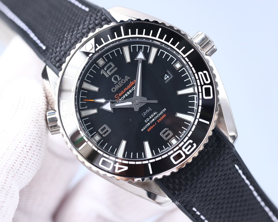 SEMASTER PLANET OCEAN 600M BLACK CERAMIC TEXTILE