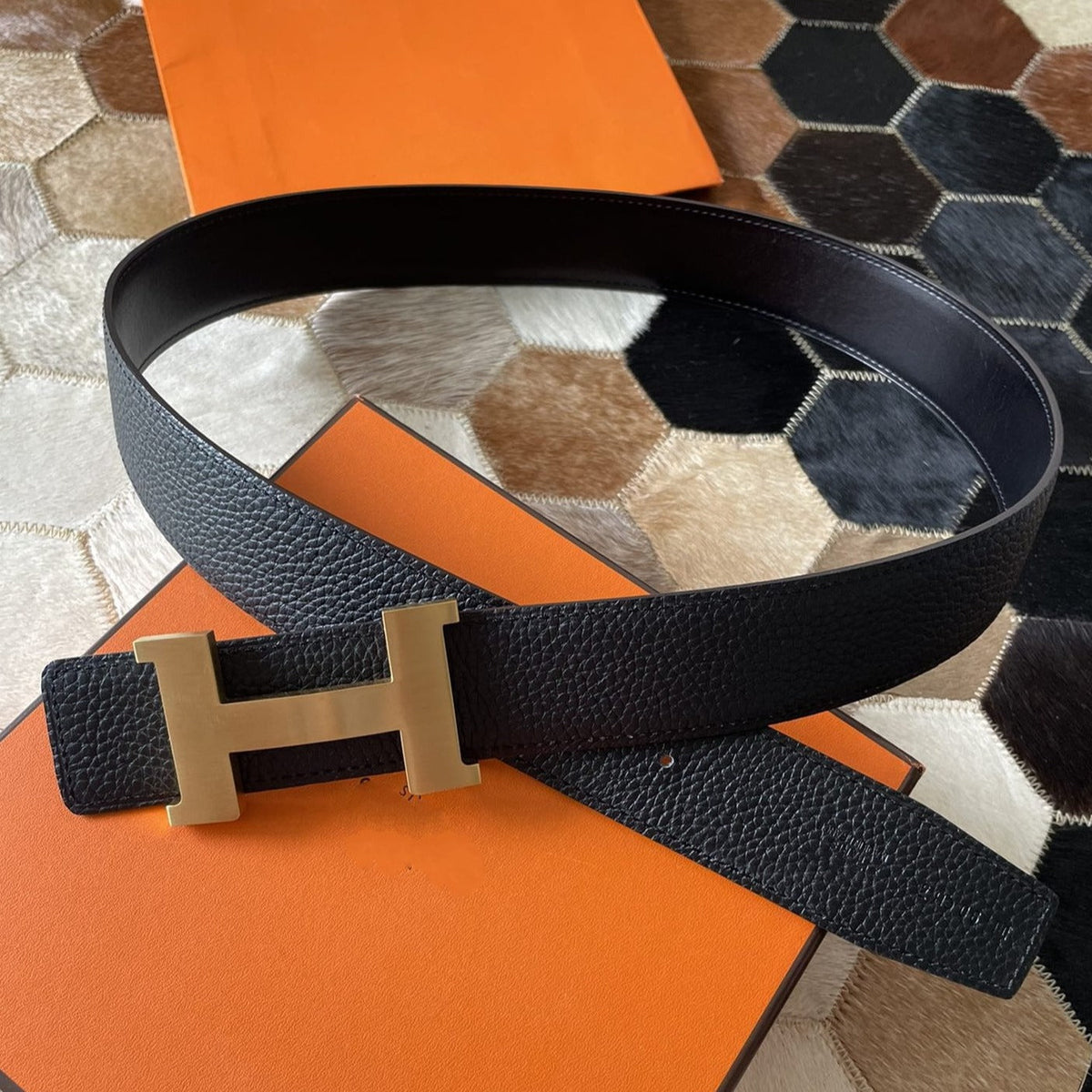 H CONTANCE BELT 38MM GOLD BUCKLE BLACK LEATHER