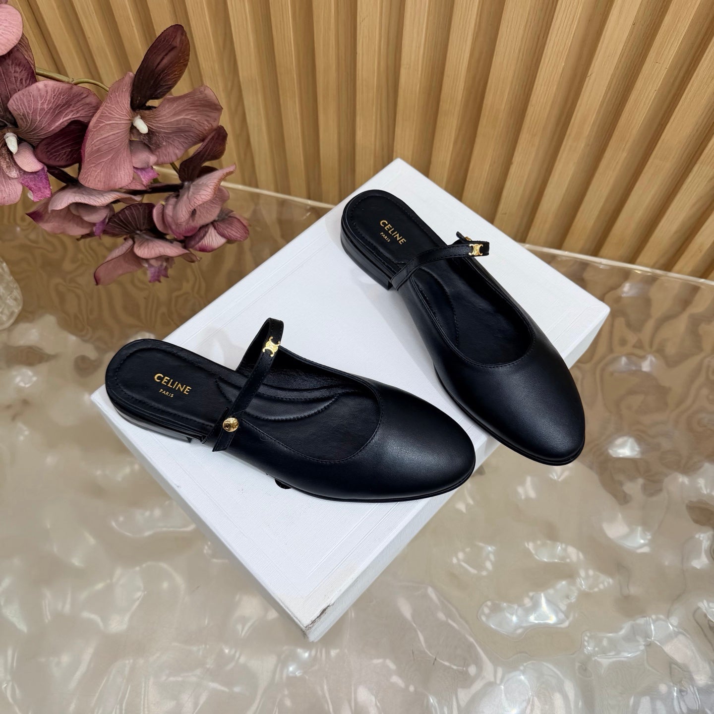 CE Macaron Triomphe Button Mules Ultra Black Leather 949378