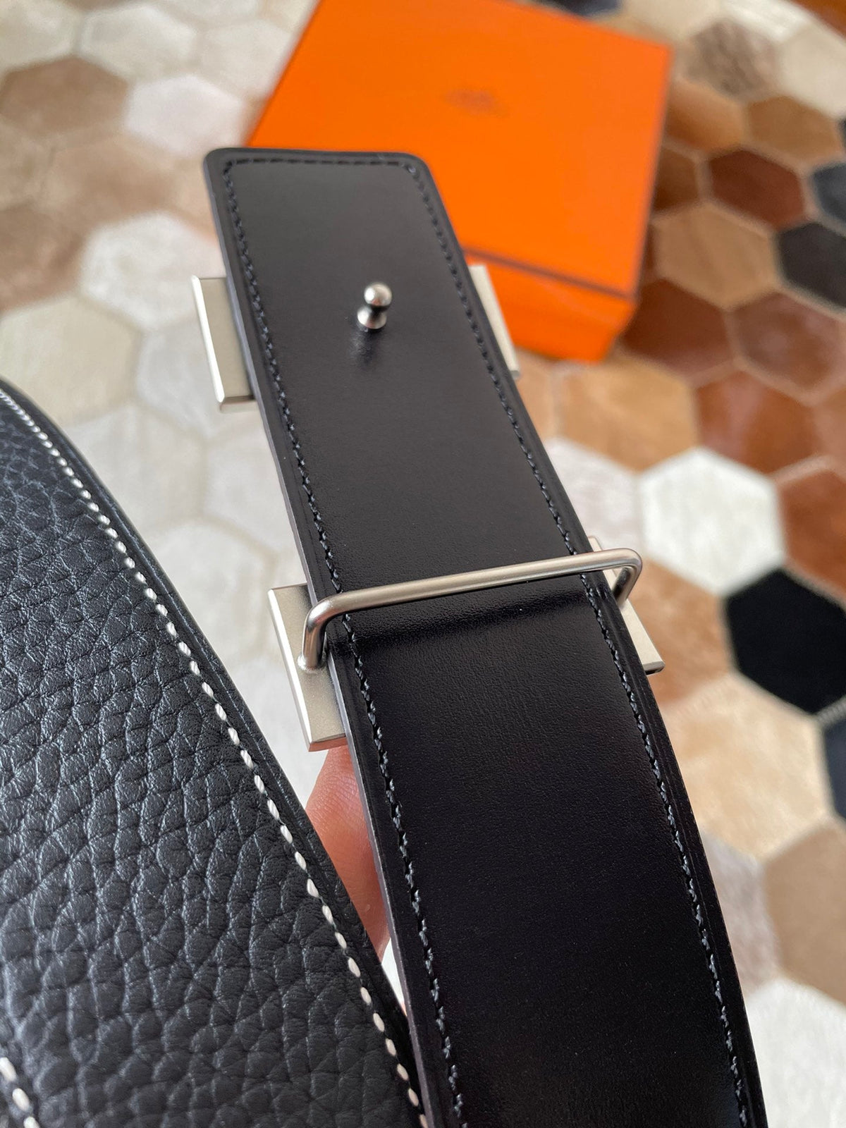 HM CONSTANCE BELT BUCKLE & REVERSIBLE BLACK LEATHER STRAP 38MM SILVER HARDWARE