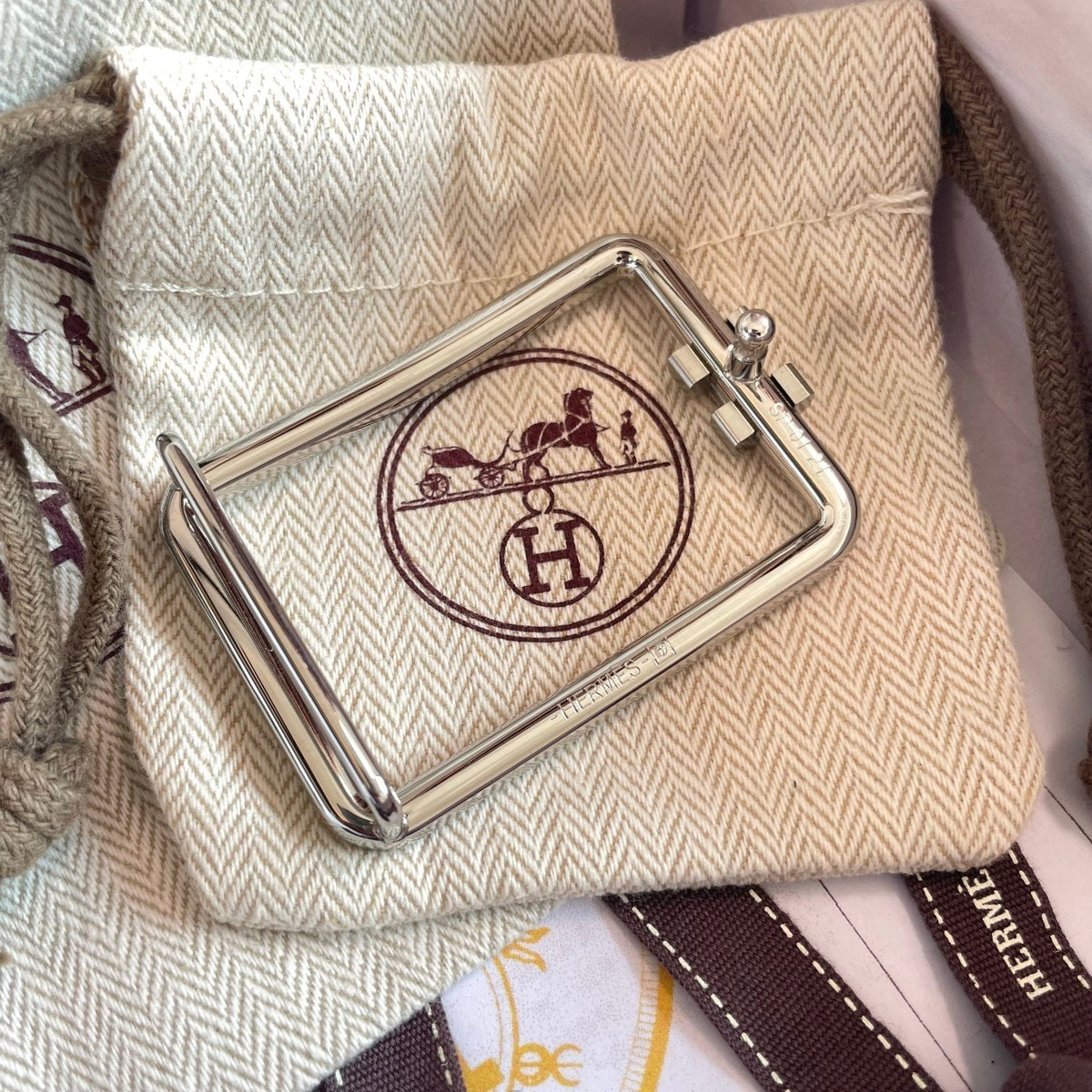 TUBE H BELT BUCKLE & REVERSIBLE KHAKI BROWN AND BLACK LEATHER STRAP 38MM SILVER HARDWARE