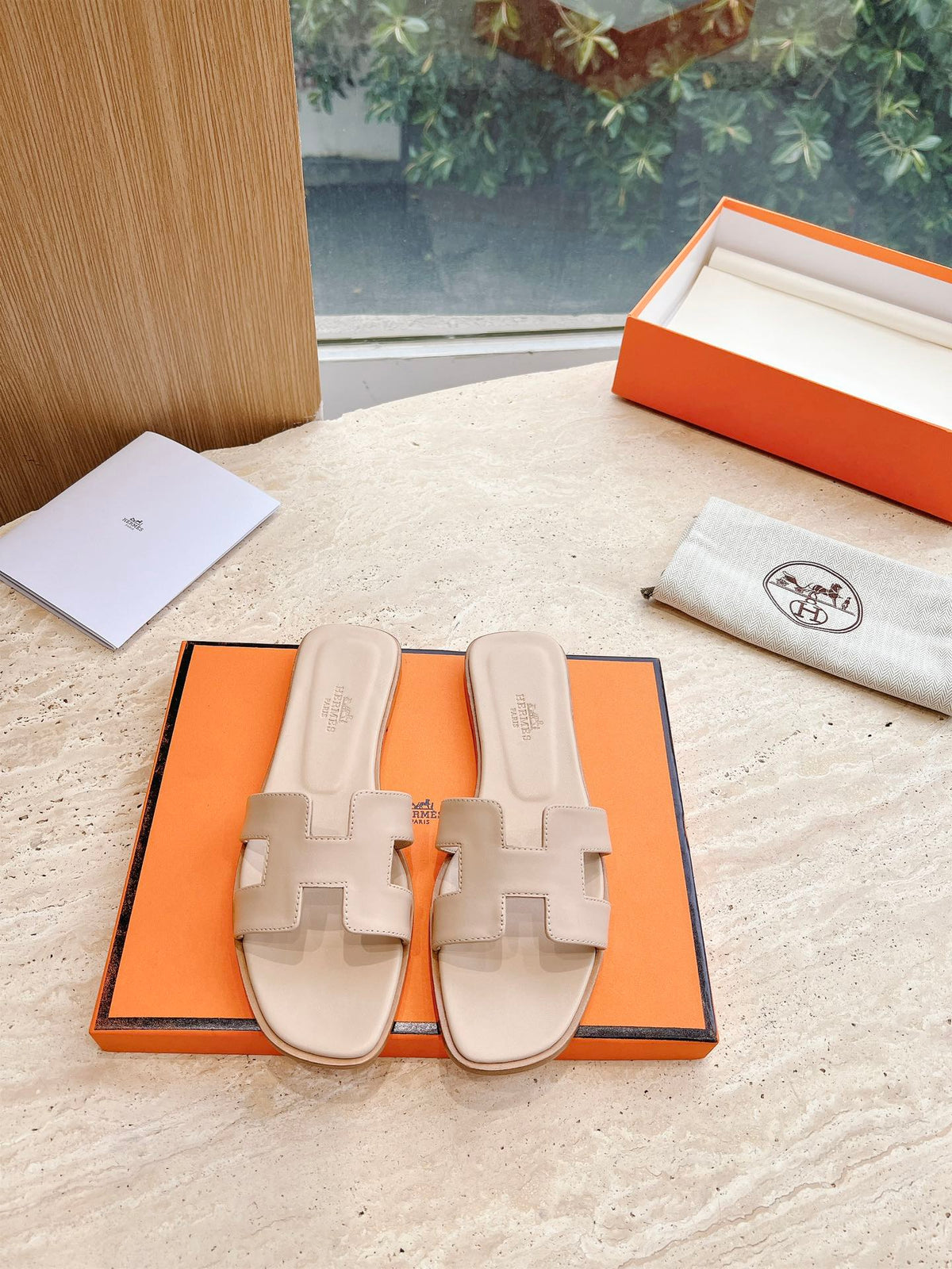 HM 25 Oran Sandal Light Beige Calfskin