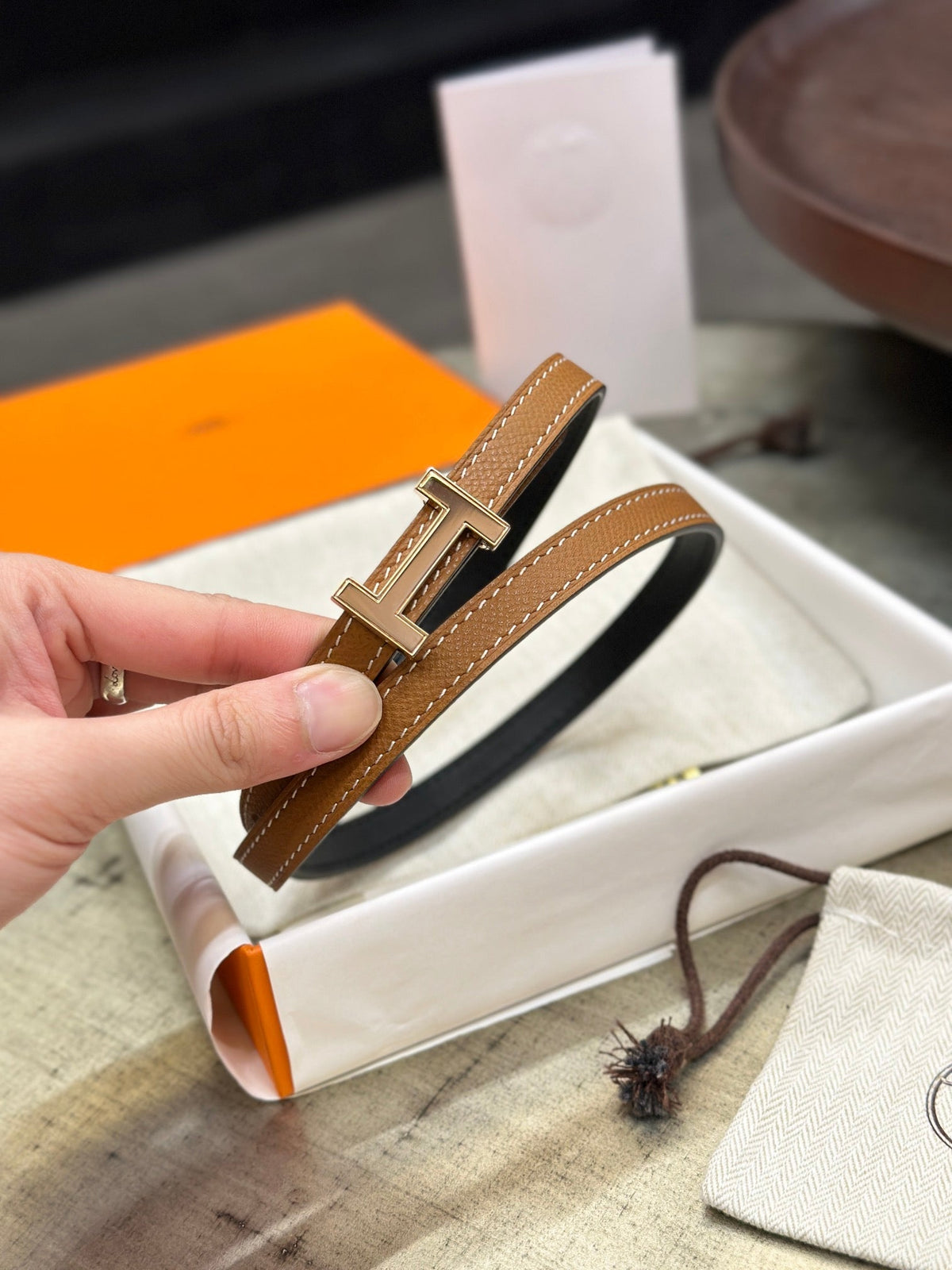 HM FOCUS BUCKLE & REVERSIBLE BLACK AND TAWNY BROWN LEATHER STRAP 13MM COPPER HARDWARE