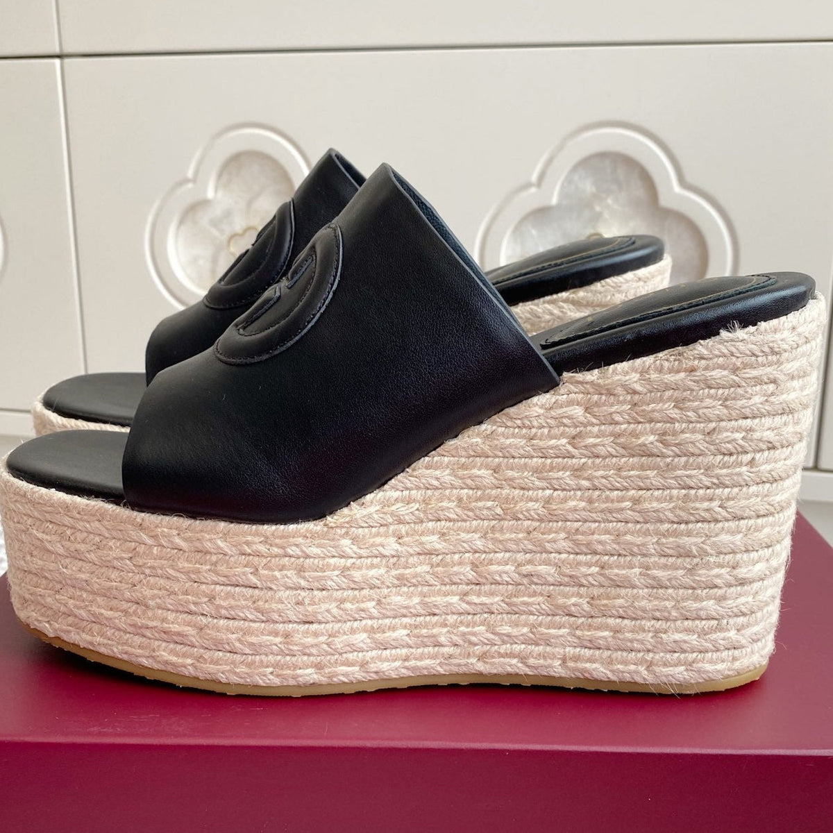 GC 25 Interlocking G Sandal Black Cord Cowhide 291031