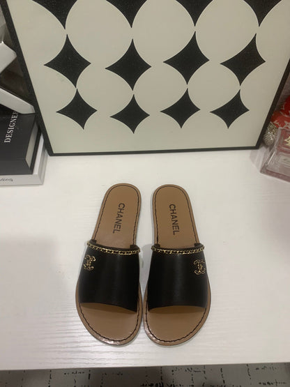 CC 2026 Slippers Black Brown Cowhide 668089