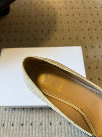 CD 26s Low Heel Pump 30 Black White Cowhide 651159