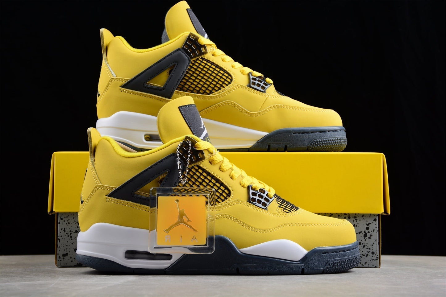 AJ 4 Lightning