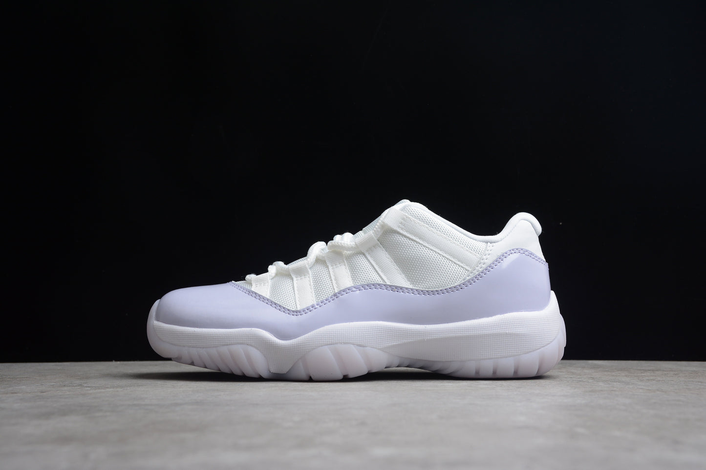 Air Jordan 11 Low  Pure Violet