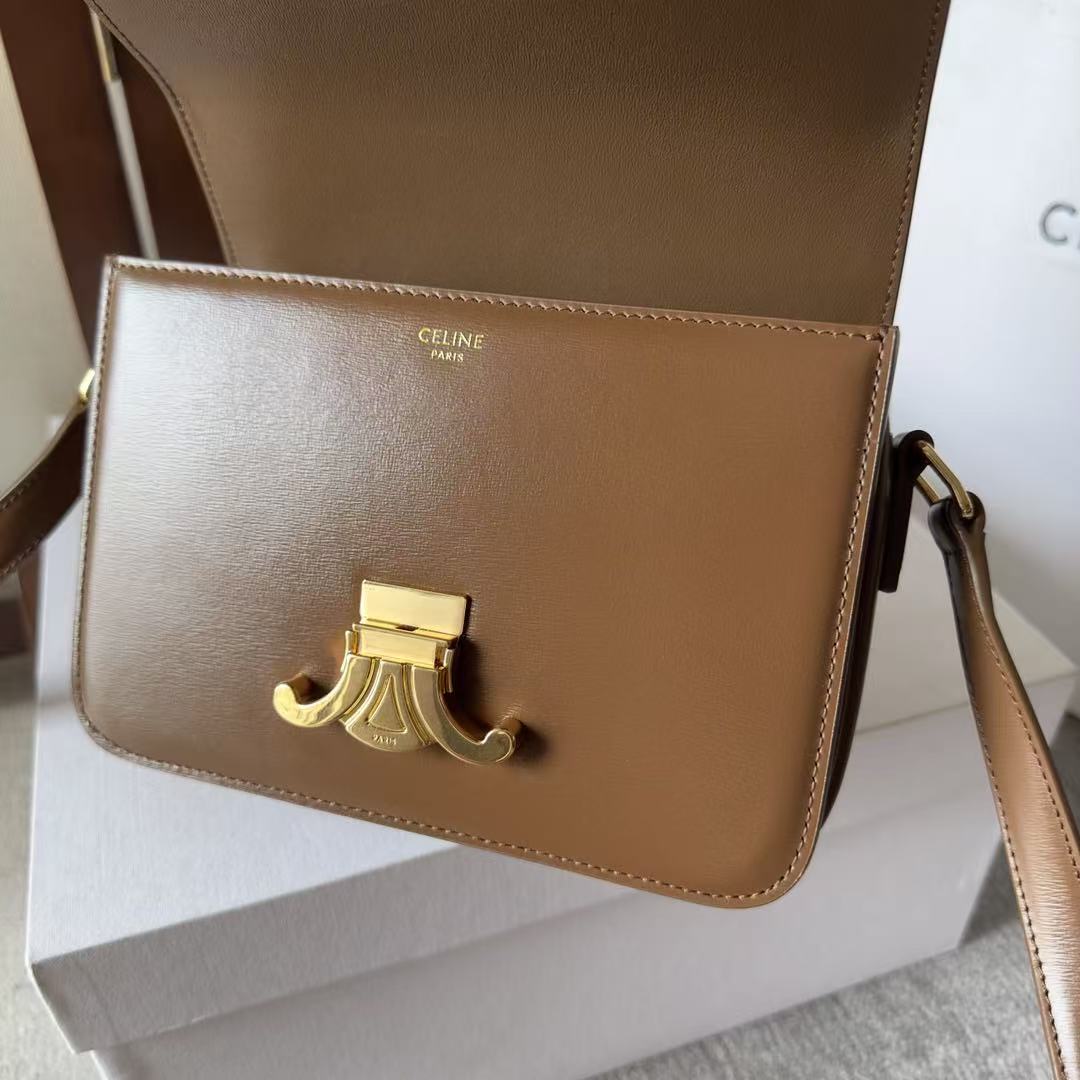 Classique Triomphe 22 Brown Calfskin Gold Hardware