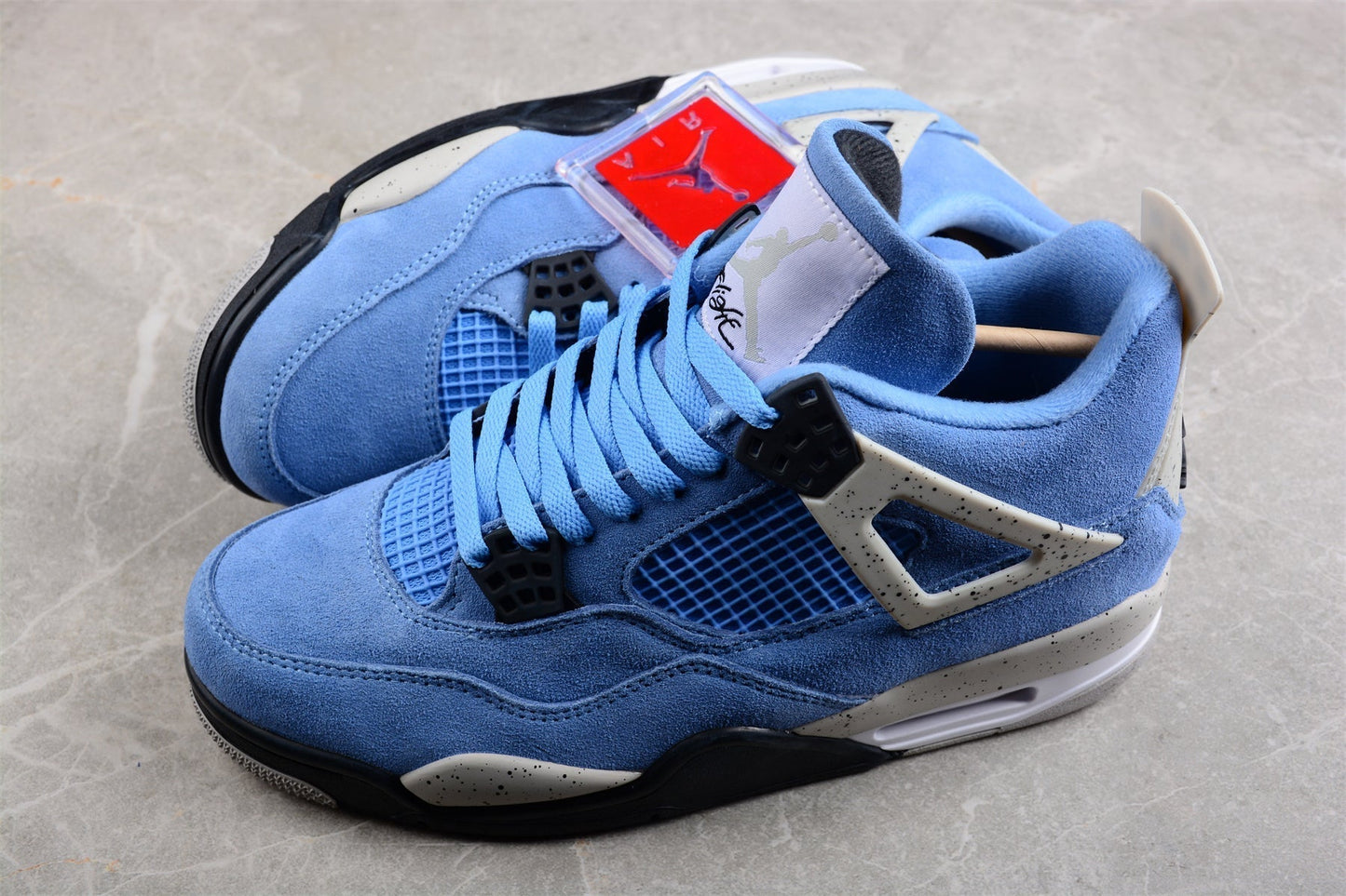 AJ 4 RETRO  UNIVERSITY BLUE