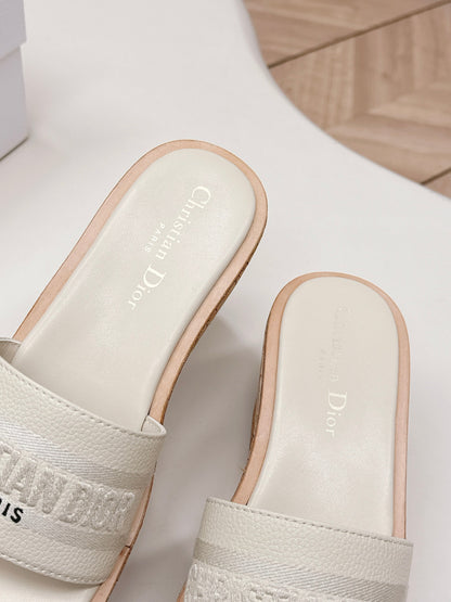 CD 26s  Platform Sandals 85 White Cowhide 643777
