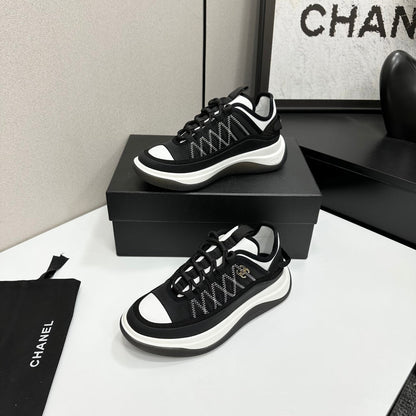 CC 26s Casual Sneakers Black Fabric Cowhide 626371
