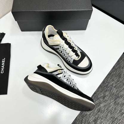 CC 26s Casual Sneakers White Black Fabric Cowhide 626376