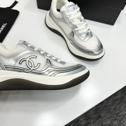 CC 26s Casual Sneakers White Gray Fabric Cowhide 626380