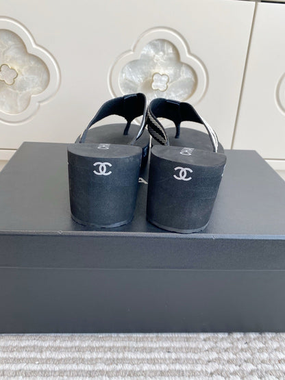 CC 26s Thong Sandals 65 Black White Rubber Leather 647677