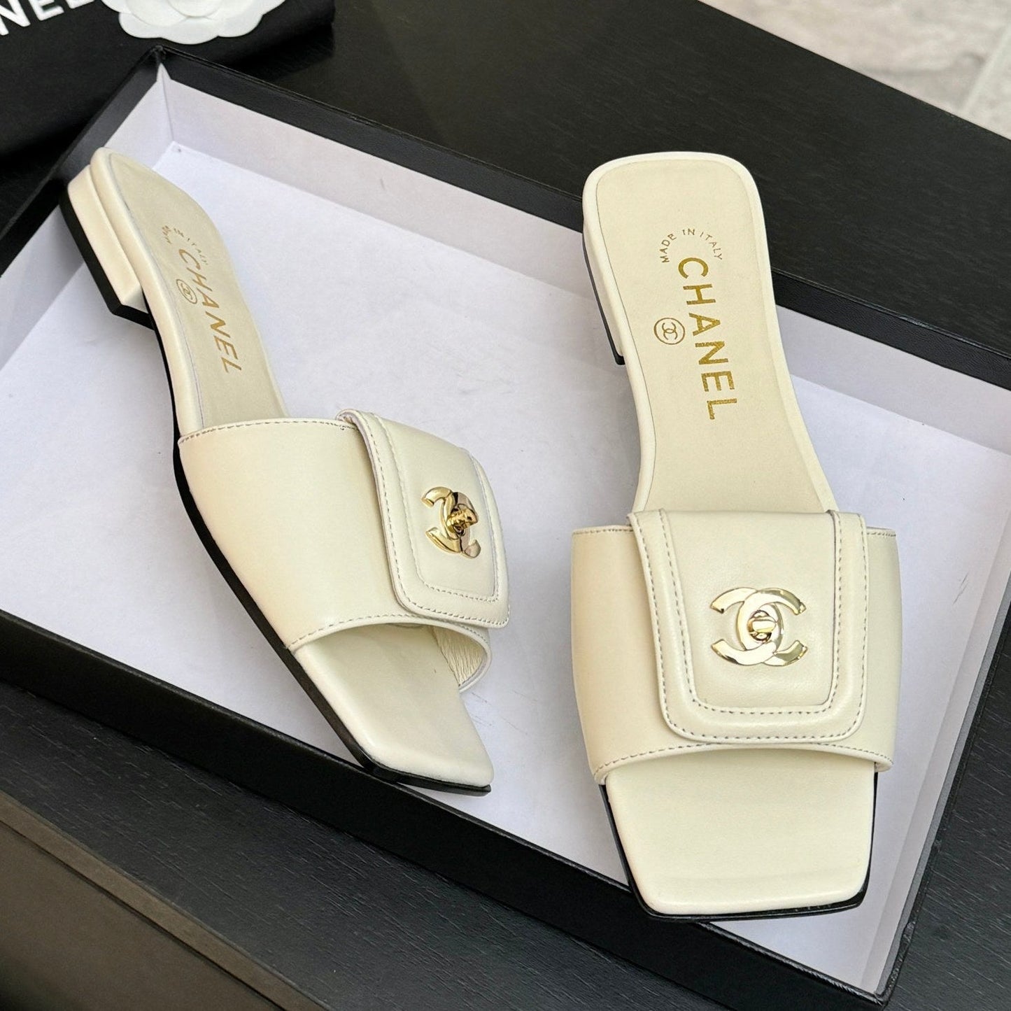 Chanel 2026  Double C Buckle Square Toe Slipper White Lambskin 673031