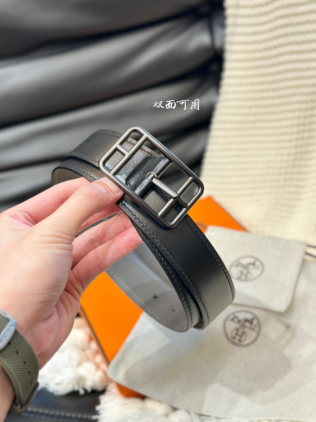 HM CAPE COD 32MM REVERSIBLE BELT BLACK AND KHAKI BROWN LEATHER BLACK HARDWARE