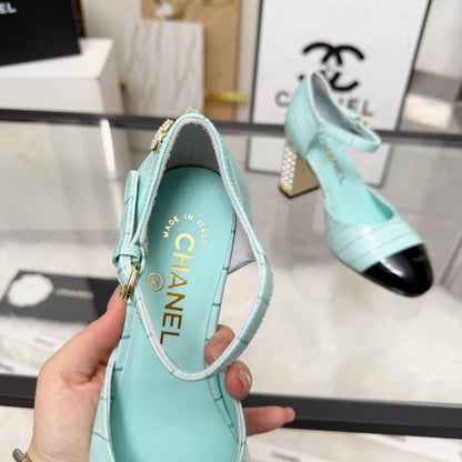 CC 26s Sandals 80 Light Turquoise Cowhide Patent Leather 183561