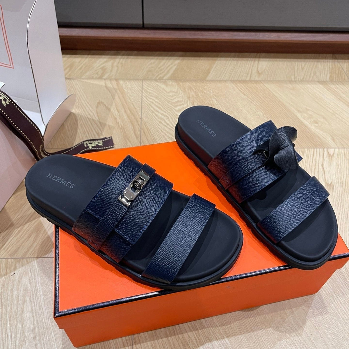 HM 25 Jackson Sandal Dark Blue Grained Calfskin