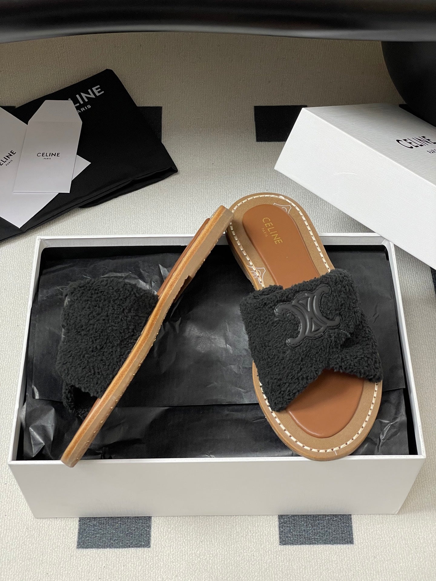 CL 25s Lympia Twisted Sandal Black Brown Sheepskin Plush Cloth 416658