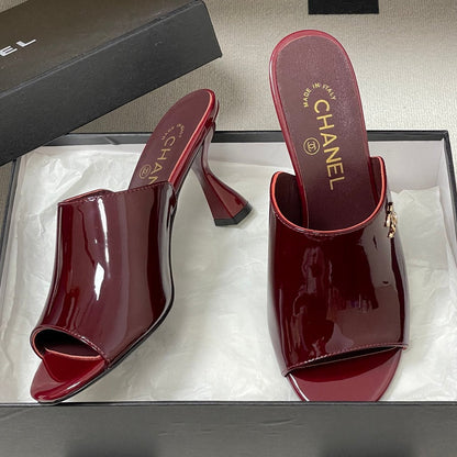 CC 26 Sandal Patent Leather