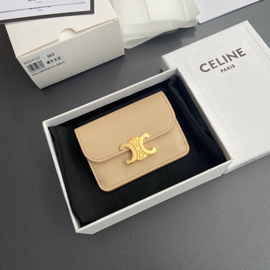 TRIOMPHE 10i583 Flap Card Holder Beige Shiny Cowhide