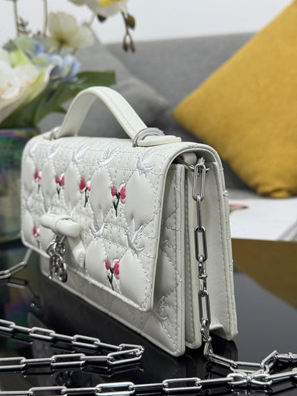 Dior 2026 Dioramour My Dior Bag 21cm White Lambskin 158285