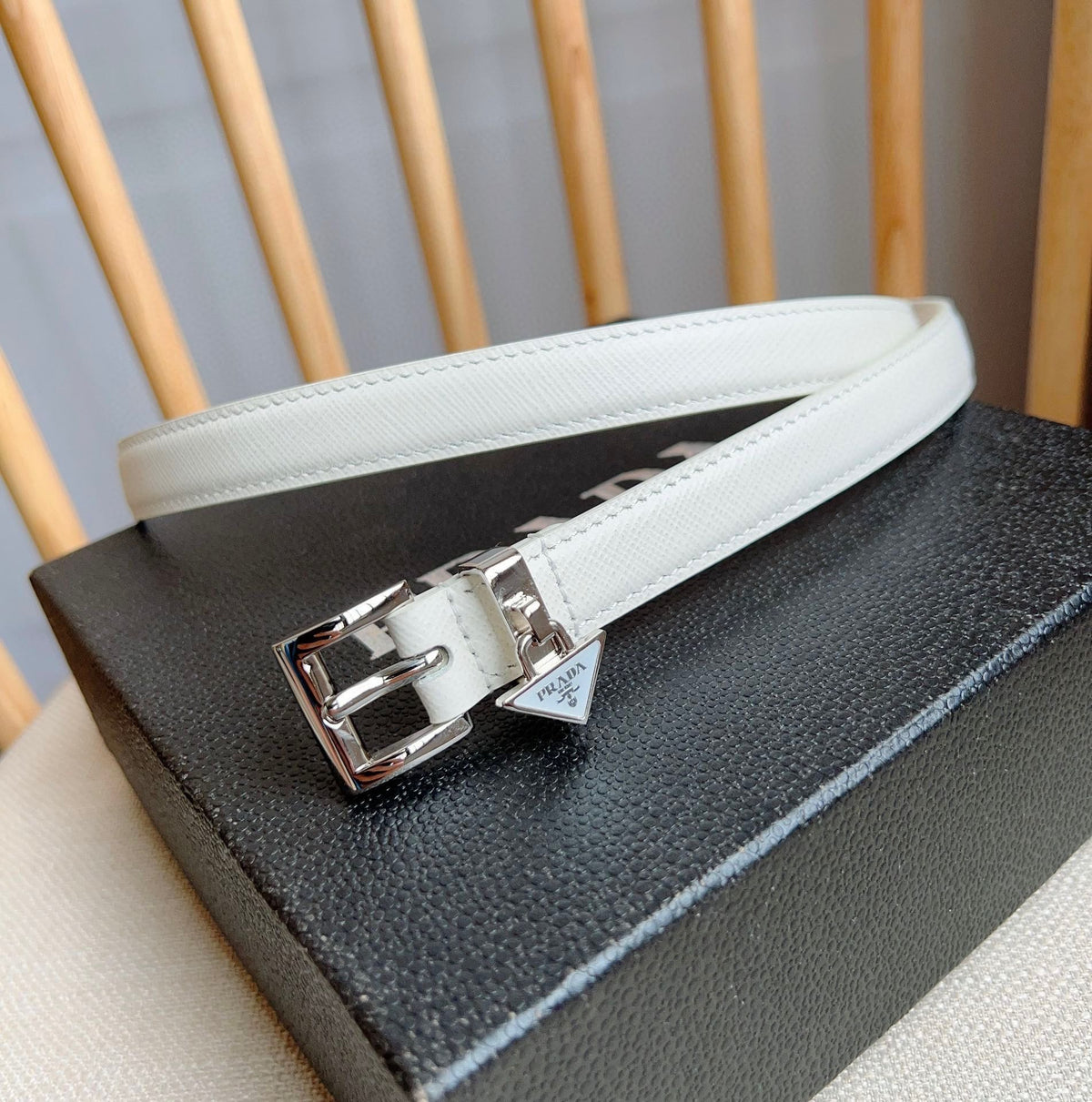 PRADA 25S BELT 15 MM IN WHITE CALFSKIN 571359