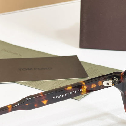 TOM FORD Eyeglasses FT6123
